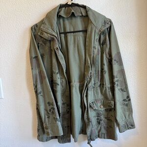 Mi Ami Olive Floral Camo Utility Jacket Lace Up Sides Lightweight Women’s S